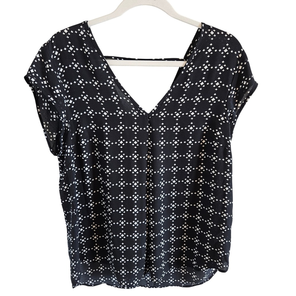 DR2 by Daniel Rainn Black White Geometric V-Neck Blouse Office Lt Weight Size L